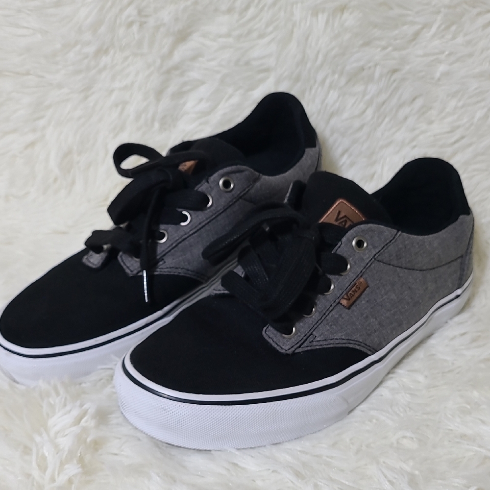 VANS Deluxe Comfort Men's Black and Gray Lace-Up Sneakers - Size 8.5